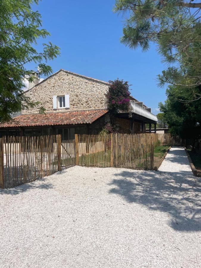 Studio 2 Personnes Vue Marais Salant Parking Et Terrasse Proche Commodite Hyeres Ngoại thất bức ảnh